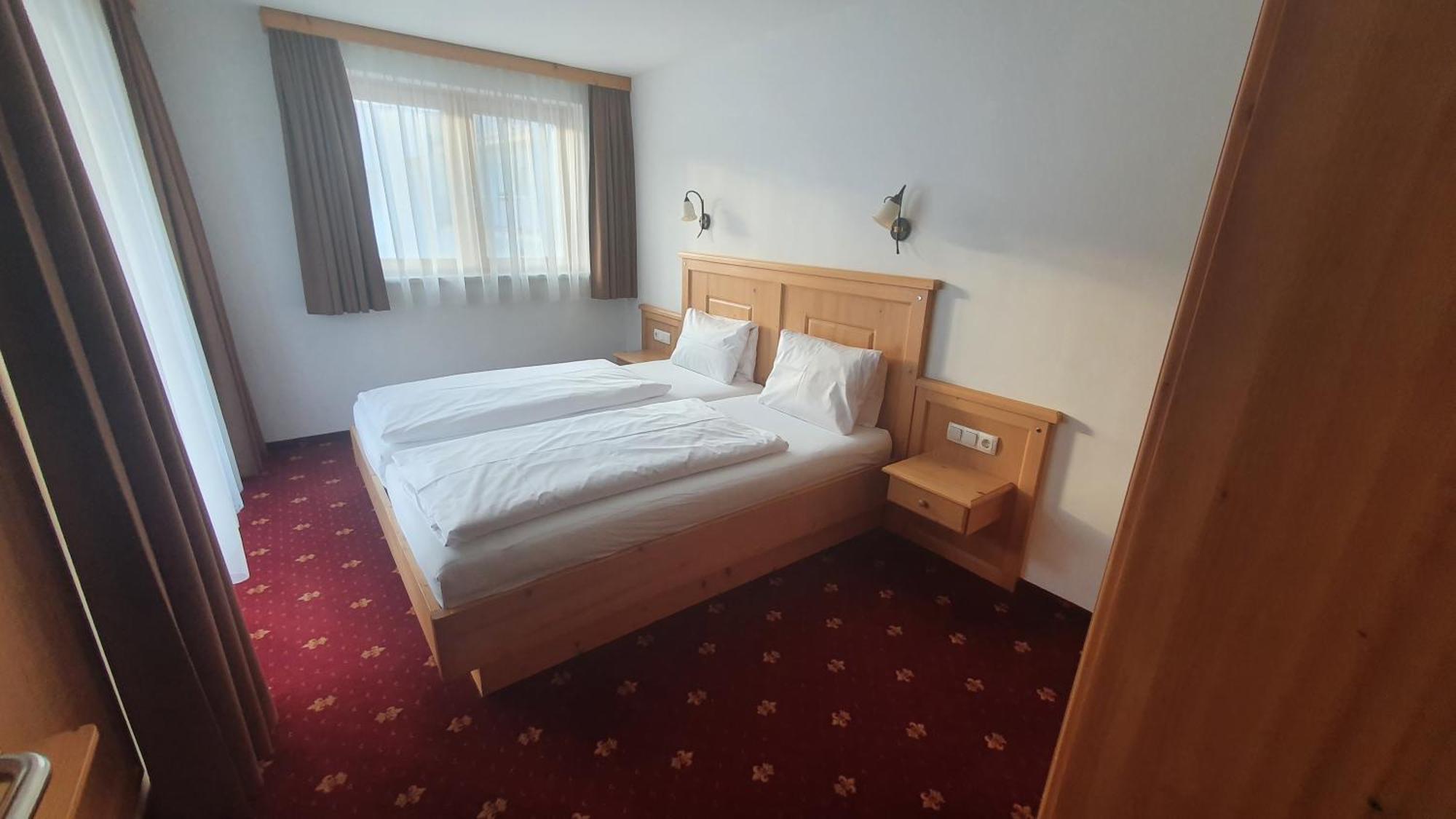 Hotel Garni Dorfblick Санкт-Антон-ам-Арльберг Экстерьер фото